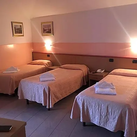 Master Hotel 3*